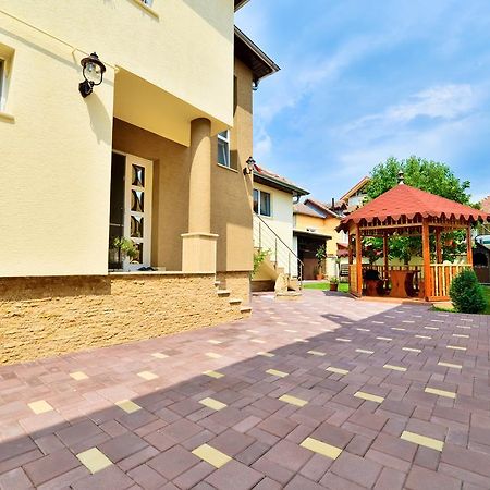 Casa Vio Hotel Hátszeg Kültér fotó