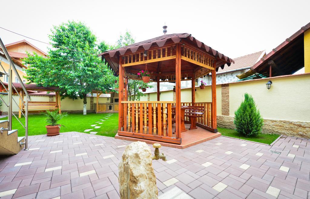 Casa Vio Hotel Hátszeg Kültér fotó