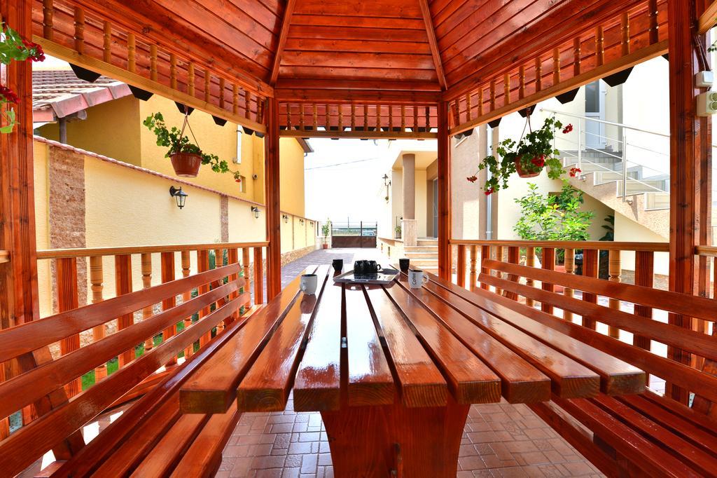 Casa Vio Hotel Hátszeg Kültér fotó