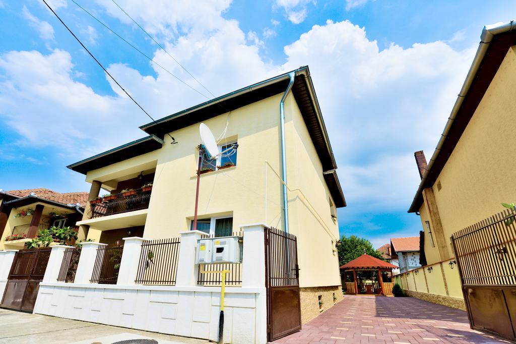 Casa Vio Hotel Hátszeg Kültér fotó